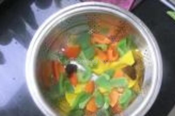 三色彩椒溜肉片的做法图解8