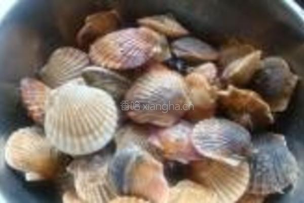 扇贝丁炒鸡蛋的做法图解1