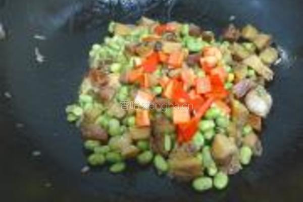 腊肉烧青豆的做法图解11
