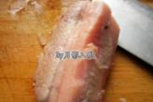 黄花菜扣肉的做法图解2