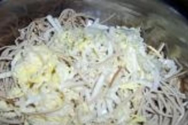 凉拌白菜豆腐丝的做法图解4