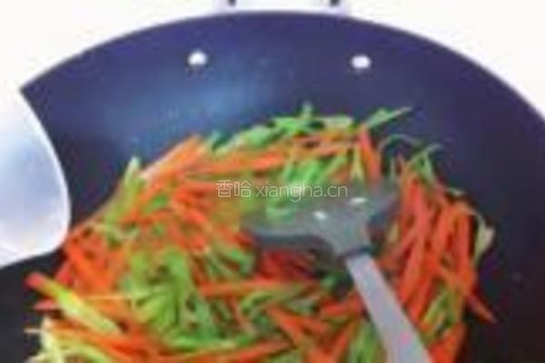 胡萝卜烩四季豆的做法图解9