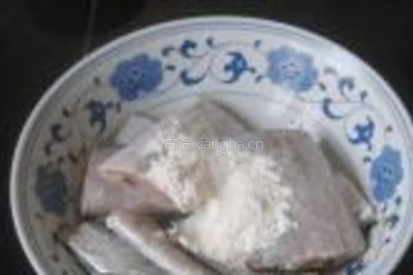 辣味蒜子带鱼的做法图解4