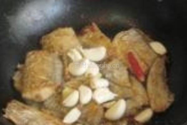 辣味蒜子带鱼的做法图解7