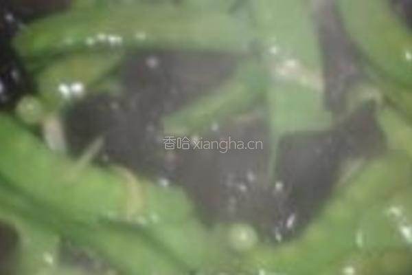 木耳炝荷兰豆的做法图解9