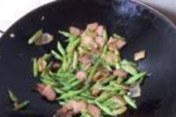 四季豆炒腊肉的做法图解8