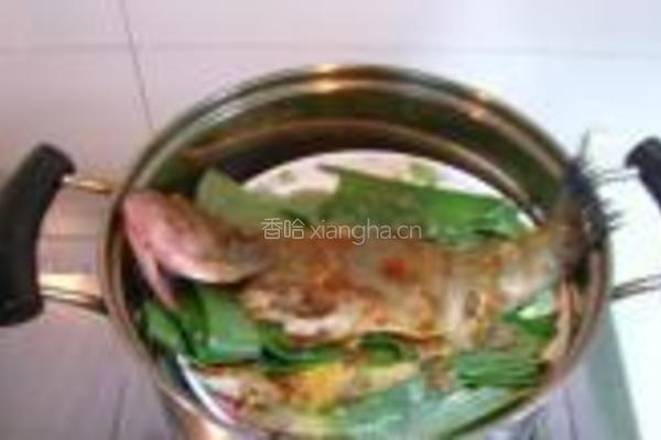 香辣豆酱蒸鲈鱼的做法图解4
