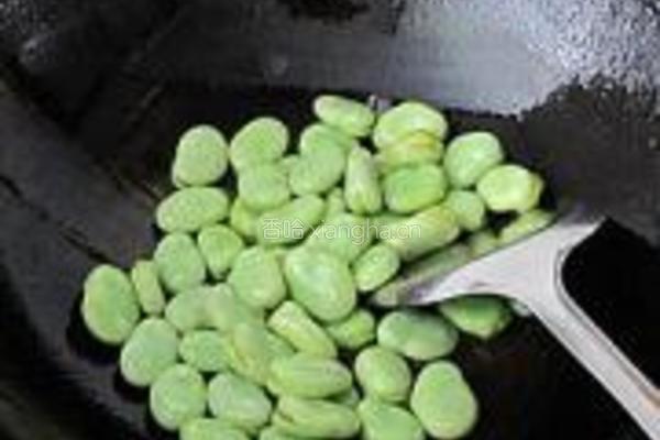 蒜苔烧蚕豆米的做法图解3