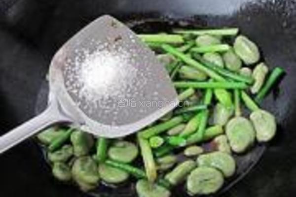 蒜苔烧蚕豆米的做法图解5