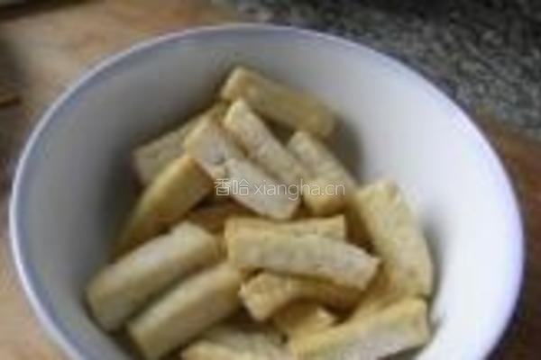 芹菜炒豆腐的做法图解4