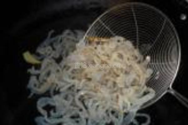 紫苏松仁拌海蜇的做法图解7