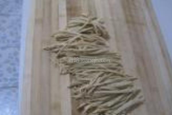 凉拌干丝的做法图解1