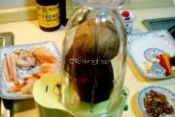 海鲜馄饨伴核桃蘑菇汁的做法图解3