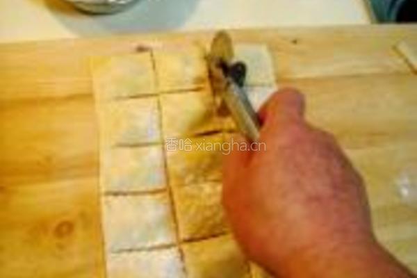 海鲜馄饨伴核桃蘑菇汁的做法图解17