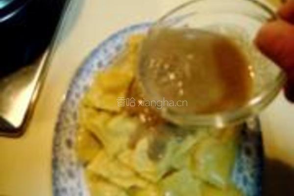 海鲜馄饨伴核桃蘑菇汁的做法图解26