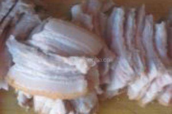 雕梅扣肉的做法图解3