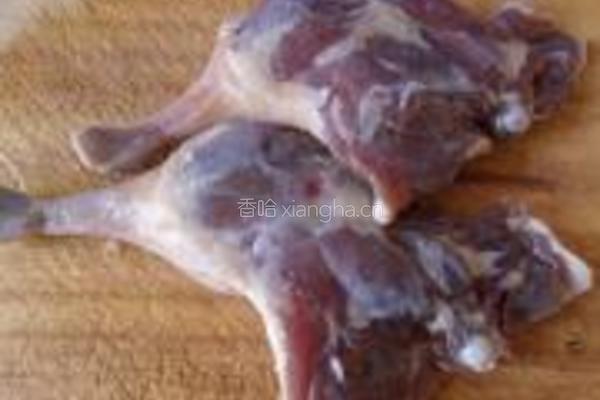 咸鸭腿炖黄豆的做法图解1