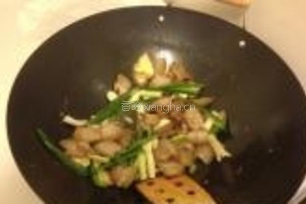 五花肉炒大头菜的做法图解8
