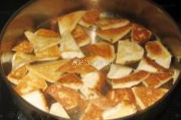 茄汁豆腐干的做法图解2