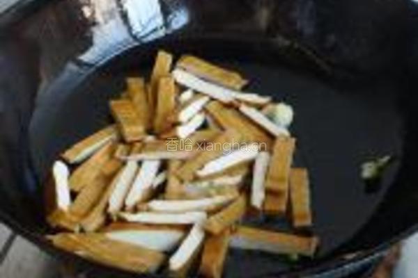 蒜苗香干肉的做法图解6