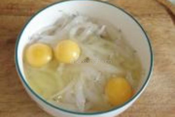 银鱼炒鸡蛋的做法图解2