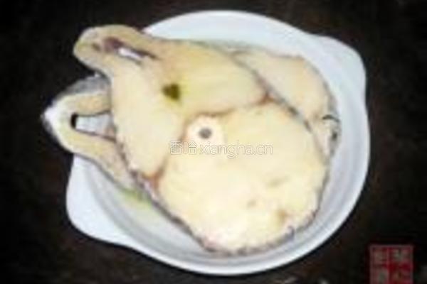 咖喱煮鳕鱼的做法图解1