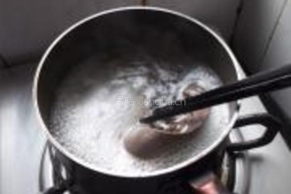 鸡骨草煲猪横脷的做法图解2