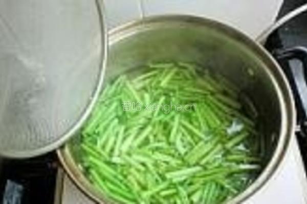 芹菜炒猪肝的做法图解4