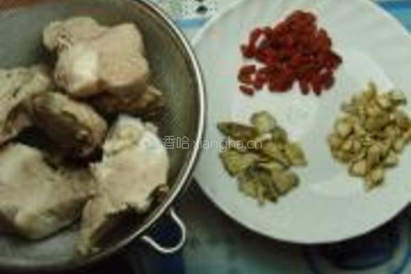 花旗参田七猪肉汤的做法图解1