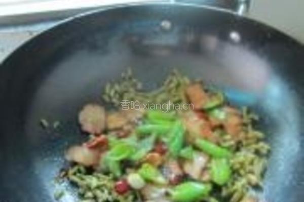 咸豆角炒腊肉的做法图解8