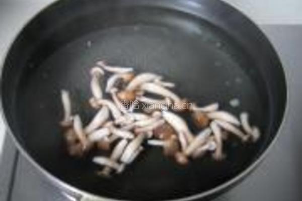 菜花炒豆菇的做法图解4