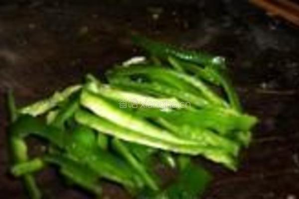 肉末尖椒炒芹菜的做法图解4