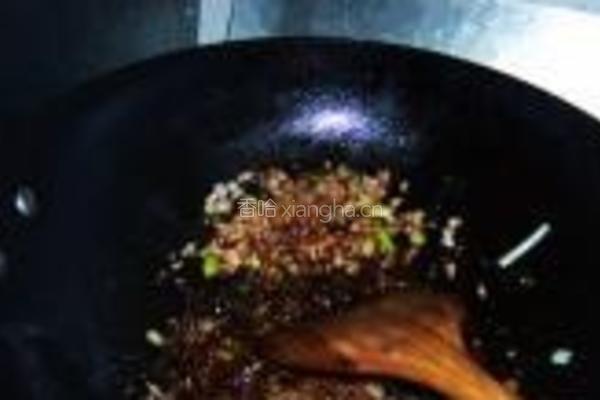 肉末尖椒炒芹菜的做法图解6