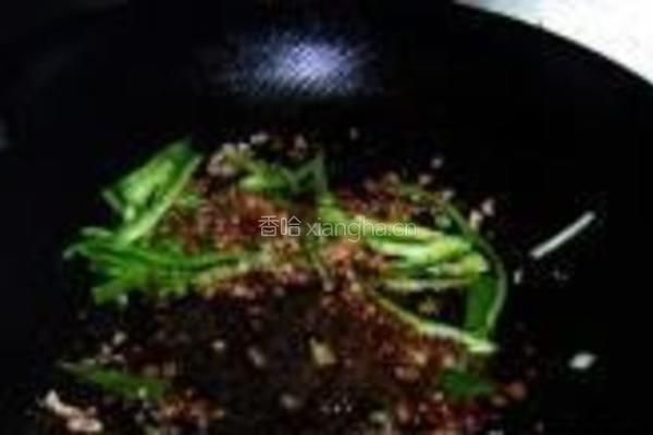 肉末尖椒炒芹菜的做法图解7