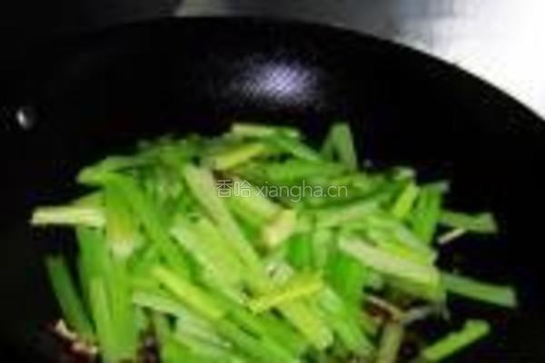 肉末尖椒炒芹菜的做法图解8