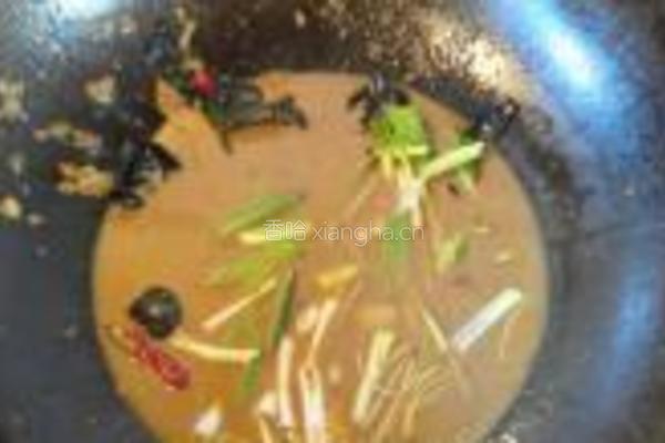 木耳烧鲫鱼的做法图解11