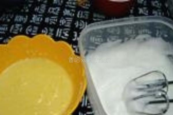 微波炉戚风蛋糕的做法图解3
