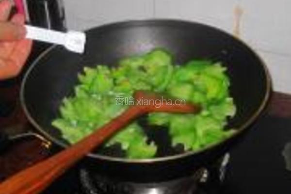 豆豉鲮鱼炒苦瓜的做法图解6