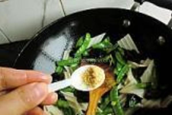 荷兰豆炒魔芋的做法图解10