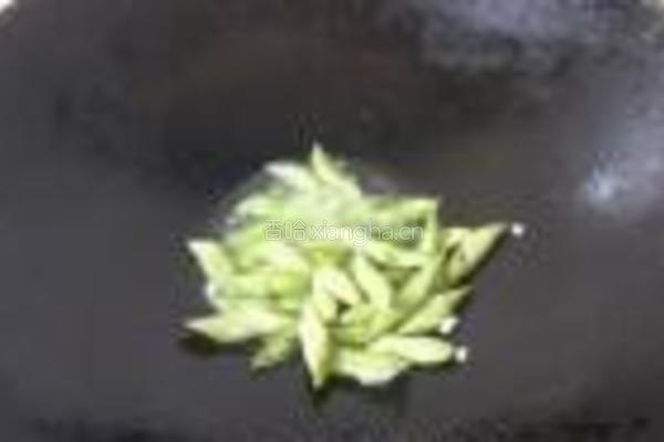 红椒四季豆炒腊肉的做法图解4