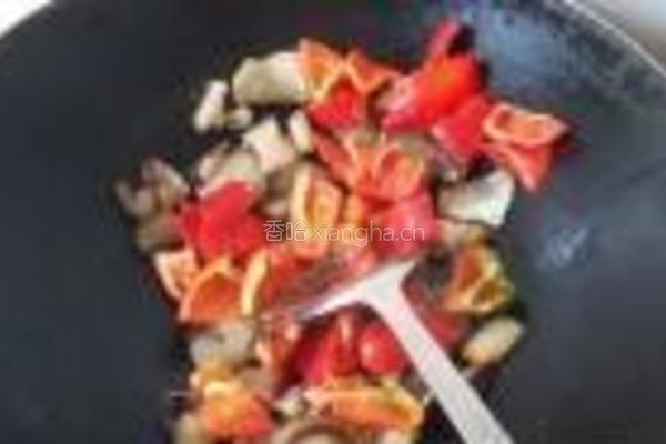 红椒四季豆炒腊肉的做法图解6