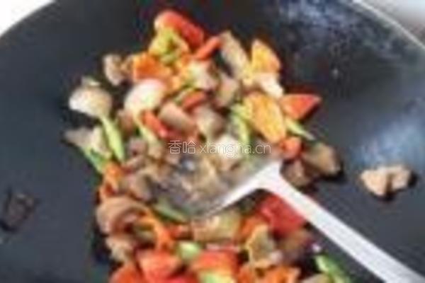 红椒四季豆炒腊肉的做法图解8