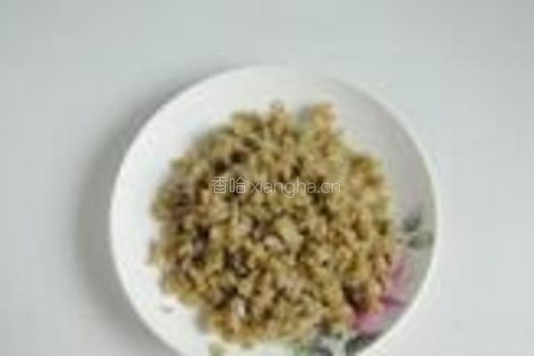 八宝榨菜卷的做法图解2