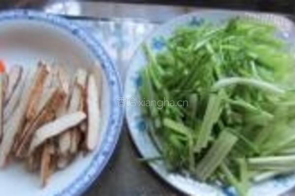 三丝炒芹菜的做法图解4