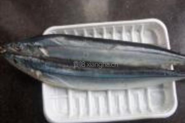 干煎秋刀鱼的做法图解1