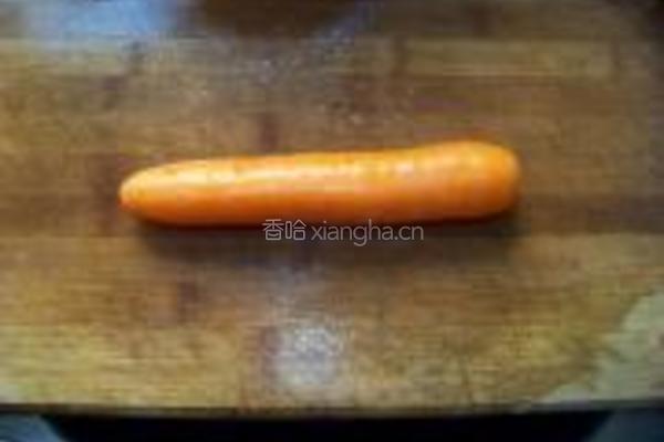 胡萝卜素炒香干的做法图解2