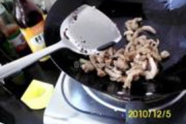 荸荠烧肉丝的做法图解5
