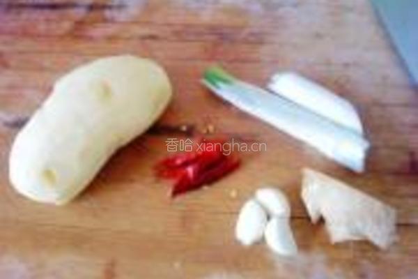 酸辣土豆丝的做法图解1
