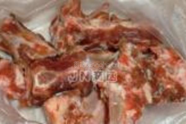 羊骨汤汆粉丝的做法图解1