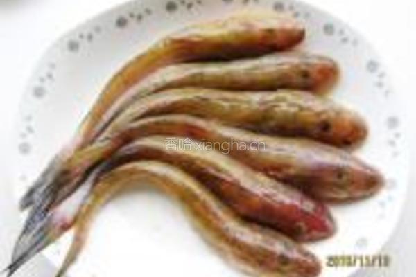 家常烧狗鱼的做法图解1